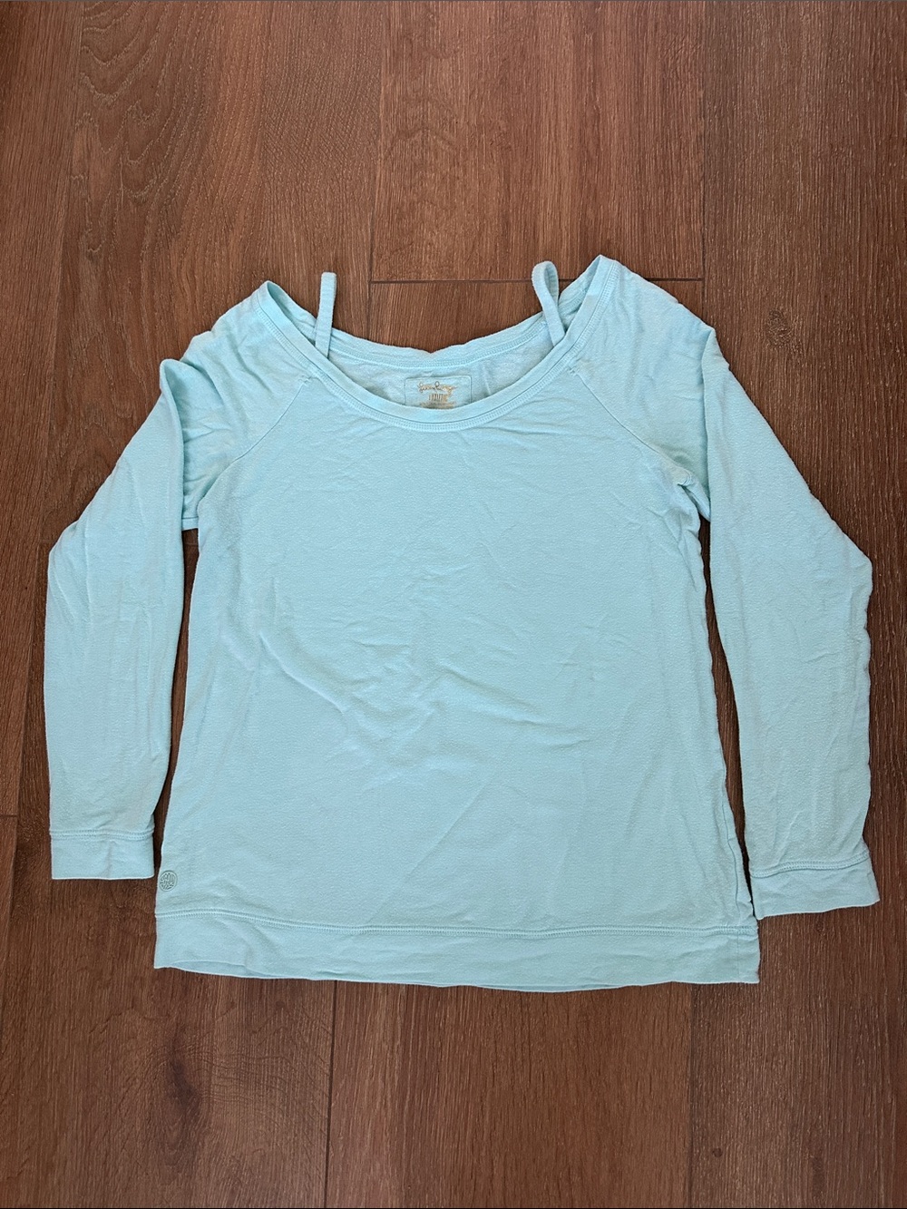 Lilly Pulitzer Light Blue Scoop Neck Long Sleeve sweater. Size M.
